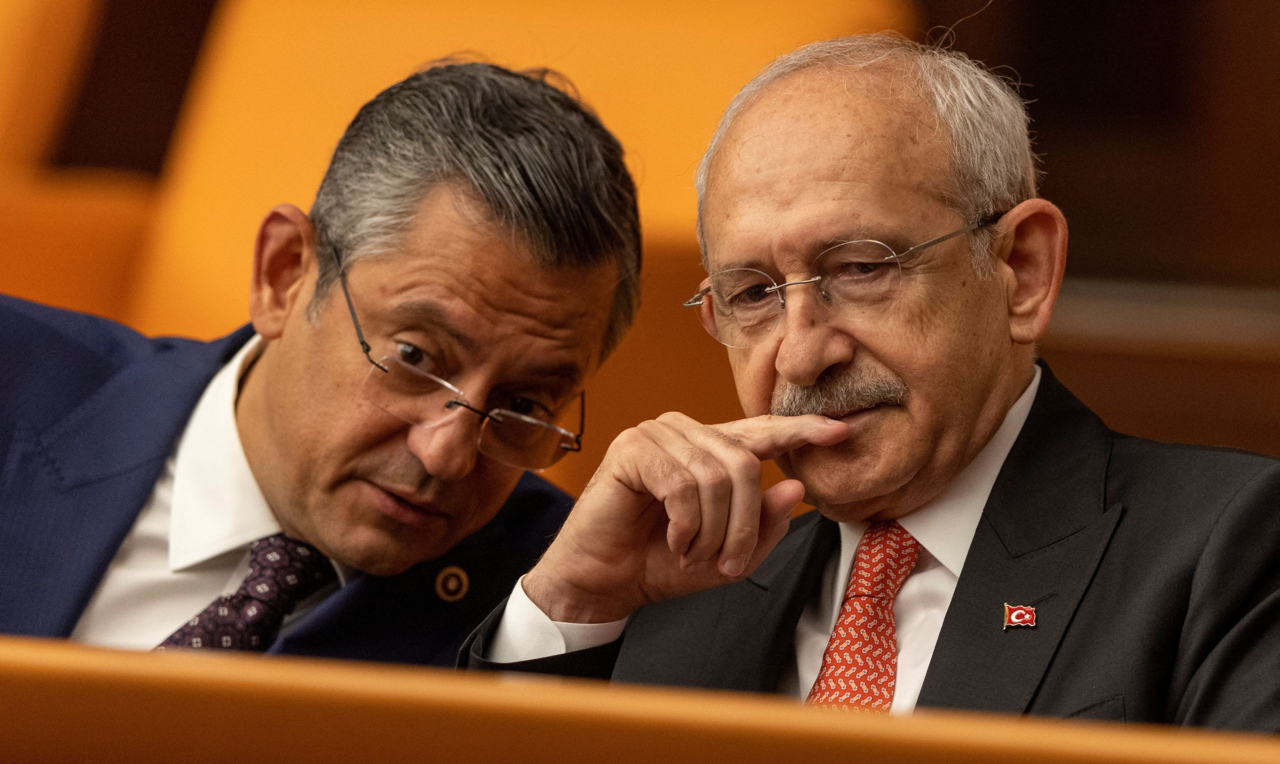 Οζγκιούρ Οζέλ: “Η Τουρκία μπορεί να διεξάγει πρόωρες εκλογές εντός 18 μηνών”