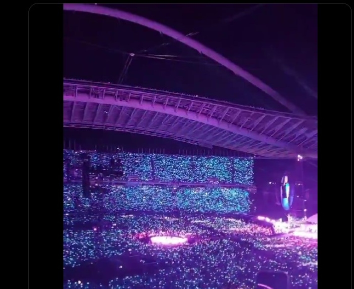 Coldplay: Χαμός στο κατάμεστο ΟΑΚΑ-Παρών και ο πρωθυπουργός στη συναυλία της χρονιάς [vid,pics]