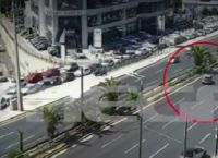 Τροχαίο στη Συγγρού: Έσκασε το λάστιχο, έπεσε στις μπάρες και αναποδογύρισε πέντε φορές [vid]
