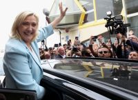 Γαλλία: Οι δημόσιοι υπάλληλοι δεν θέλουν τον λεπενισμό, αλλά…