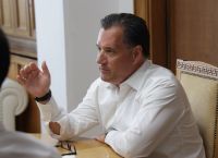 Έκτακτη τηλεδιάσκεψη στο Υπουργείο Υγείας για τα μέτρα προστασίας των πολιτών ενόψει του επερχόμενου καύσωνα