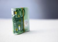 Πτώση ευρώ και ομολόγων μετά τις ευρωεκλογές Πτώση ευρώ και ομολόγων μετά τις ευρωεκλογές