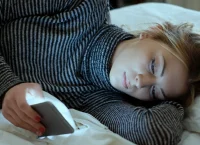 Η χρήση smartphone και οθόνης πριν τον ύπνο μπορεί να μην είναι επιβλαβής όπως νομίζαμε μέχρι σήμερα