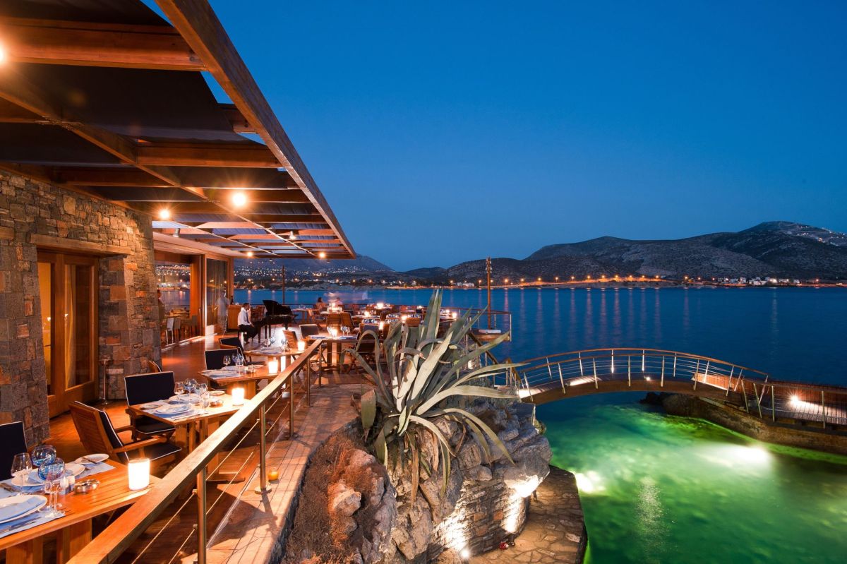 Grand Resort Lagonissi: Ο συμβιβασμός ΕΤΑΔ – Ομίλου Μαντωνανάκη περνά από τις συγχωνεύσεις στο Υπερταμείο
