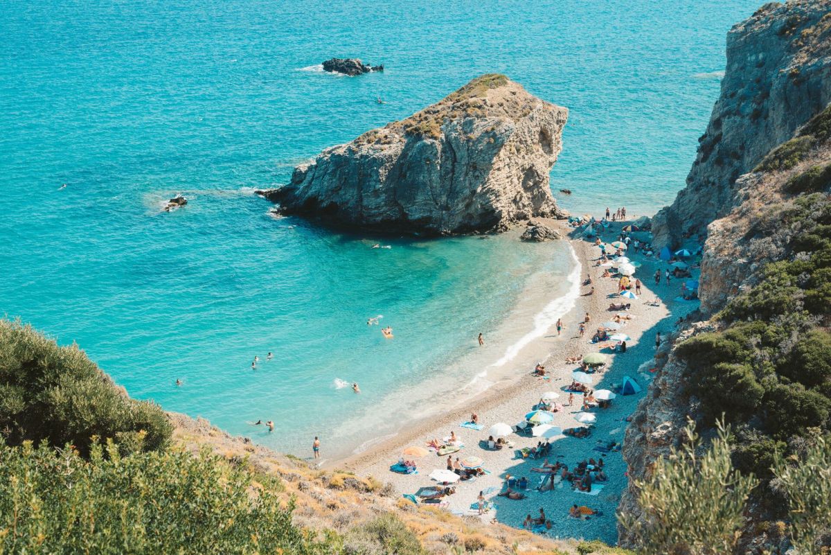 Περισσότερες από 250 ελληνικές παραλίες, προσβάσιμες από ανθρώπους με αναπηρία ή μειωμένη κινητικότητα