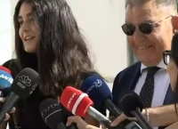 Αλέξης Κούγιας: Με την 19χρονη κόρη του στα δικαστήρια – «Τον θαυμάζω ως άνθρωπο και ως δικηγόρο»