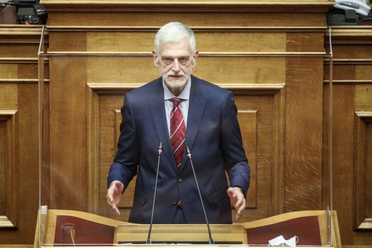 “Πυρά” Λοβέρδου: Υπάρχουν και τενεκέδες στη Νέα Δημοκρατία μεταξύ των 158 [vid]