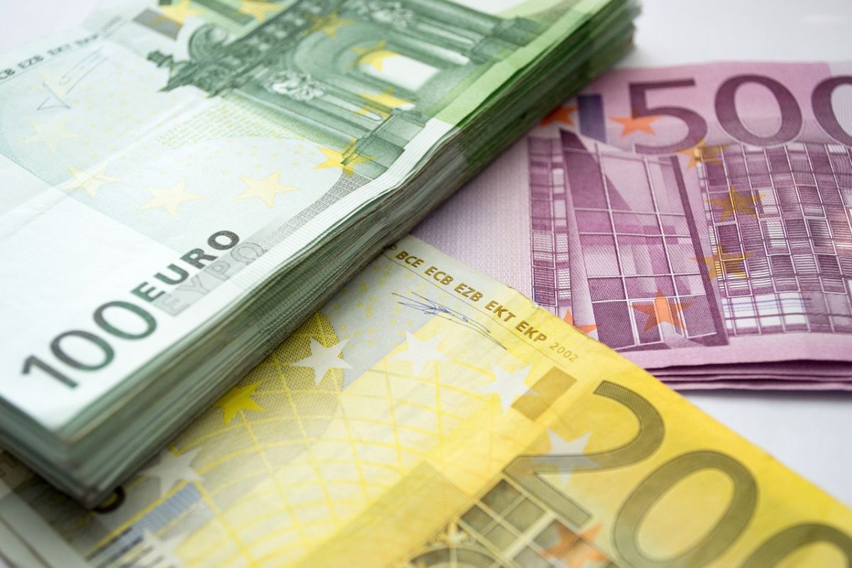 Oι εισηγμένες μοιράζουν φέτος μερίσματα της τάξης των 4 δισ. ευρώ
