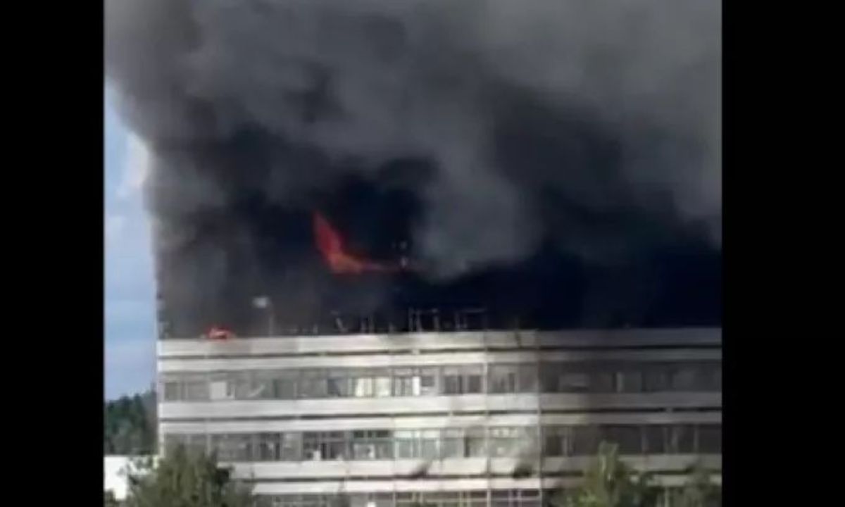 Μόσχα: 9 εγκλωβισμένοι σε φλεγόμενο ινστιτούτο ερευνών [vid]