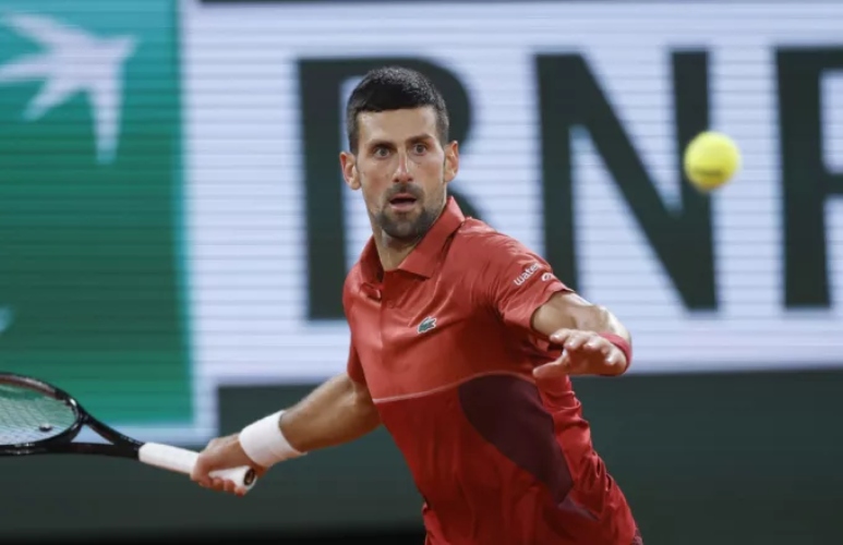 Αποσύρθηκε από το Roland Garros ο Τζόκοβιτς – Στους «4» χωρίς αγώνα ο Ρουντ