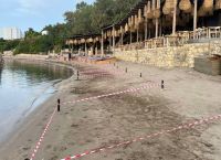 Ρόδος: Πρόστιμο 28.560 ευρώ στο beach bar για τις ξαπλώστρες στη θάλασσα