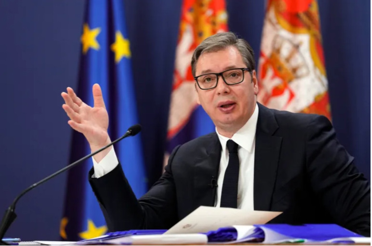 Ο Βούτσιτς ανακοίνωσε νίκη του κόμματός του στις δημοτικές εκλογές στη Σερβία [vid]