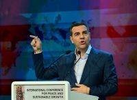 Ο Τσίπρας “φωτογράφισε” τον εαυτό του σε κοινά εγχειρήματα της Κεντροαριστεράς