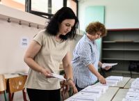 Προς αποχή – ρεκόρ οδεύει η σημερινή αναμέτρηση – Στις 19:00 κλείνουν οι κάλπες