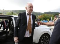 Τζούλιαν Ασάνζ: Συγκινητικές στιγμές στο αεροδρόμιο της Καμπέρα