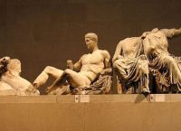 Γλυπτά του Παρθενώνα: H “συμμαχία” με την Τουρκία και οι συναντήσεις της Μενδώνη με τον Ερσόι