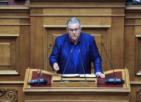 Το “αθόρυβο” ΚΚΕ επιχειρεί άνοιγμα στον κόσμο της αποχής