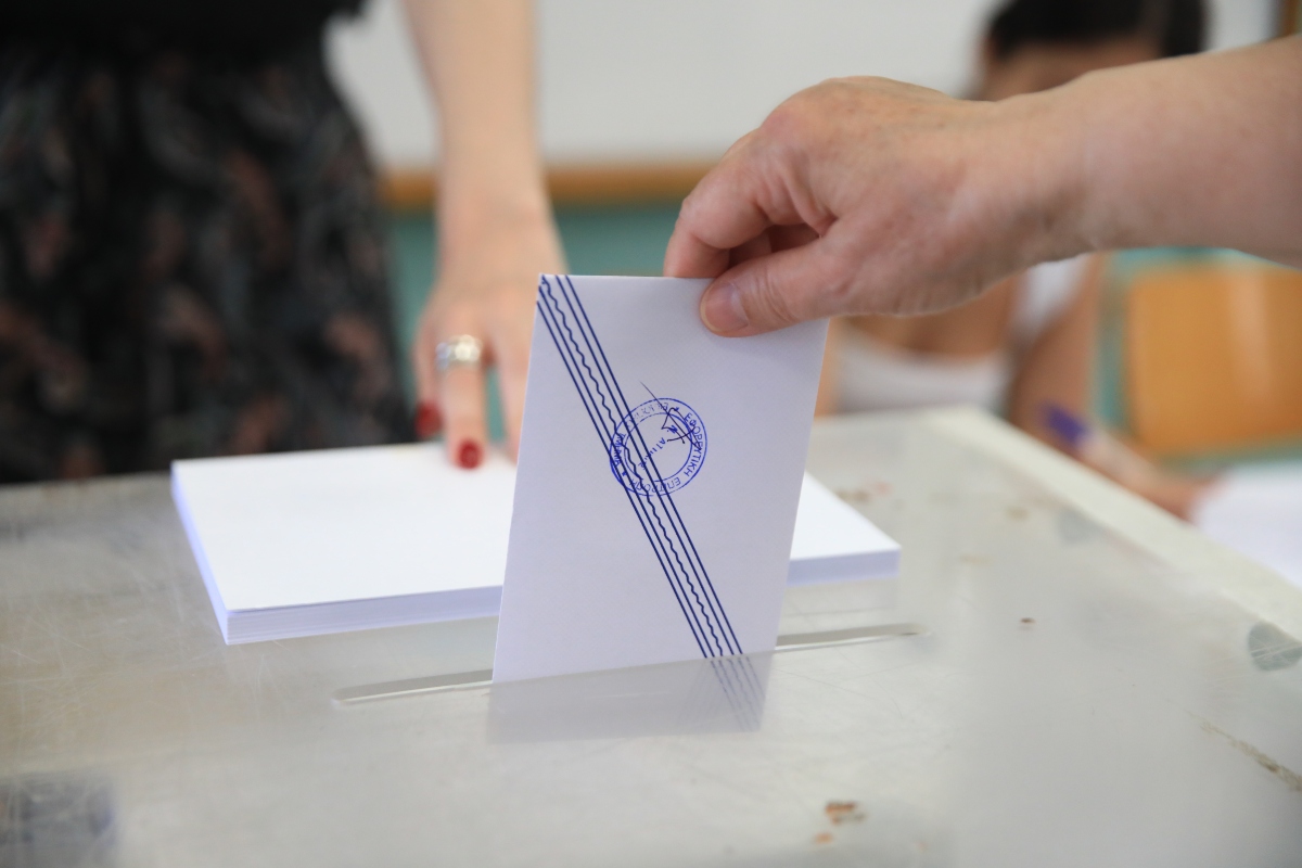 Ποια κόμματα ψήφισαν οι ψηφοφόροι που έφυγαν από ΝΔ, ΣΥΡΙΖΑ και ΠΑΣΟΚ
