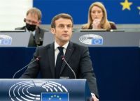 Ηχηρό ράπισμα σε Μακρόν από την Κομισιόν για το υπερβολικό έλλειμμα