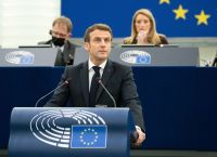 Γαλλία: Ο Μακρόν προτείνει κοινό μέτωπο των μετριοπαθών κατά των ακραίων
