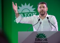 ΠΑΣΟΚ: Τα εσωκομματικά στρατόπεδα σε θέση μάχης για την ηγεσία