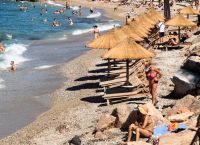 Ο τιμοκατάλογος της ξαπλώστρας: Πόσο κοστίζει το σετ