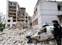 Μπαράζ ουκρανικών επιθέσεων σε ρωσικές περιφέρειες – Ρωσικές αεροπορικές επιθέσεις στο Κίεβο