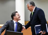ΝΑΤΟ: Ο Ρούτε ανοίγει την «πίσω πόρτα» στον Ορμπαν για την Ουκρανία