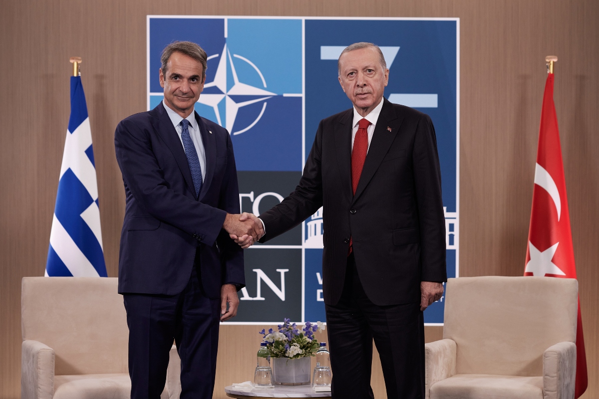 Έρχεται “one – off” συνεργασία Λεπέν – Αριστεράς;
