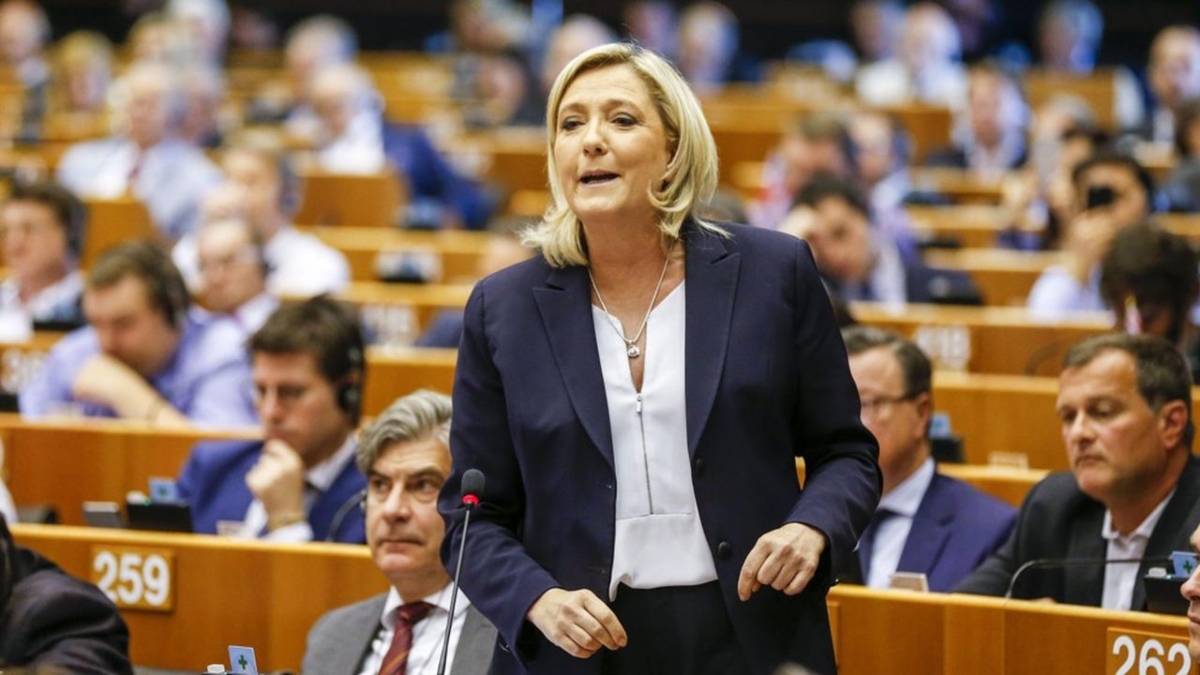 Γαλλία: Mετωπική αναμέτρηση δύο κόσμων