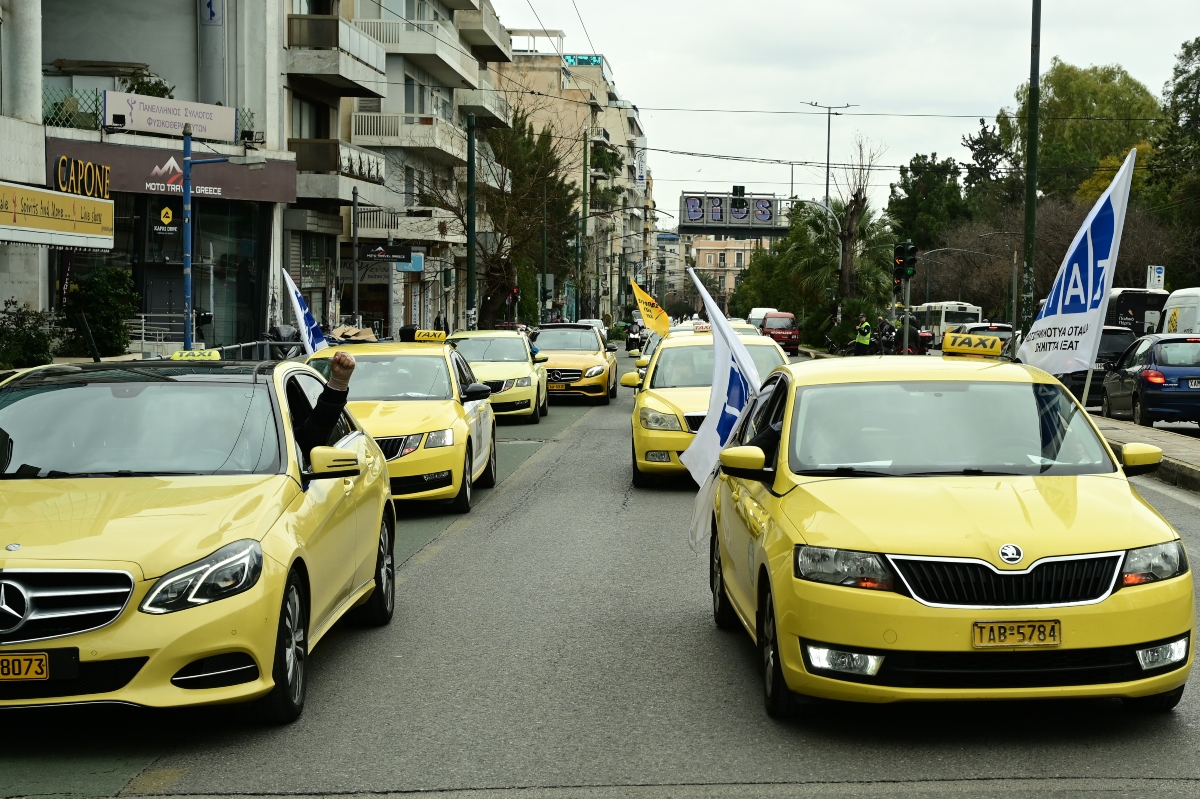 Φρένο πατούν σήμερα οι οδηγοί – Χωρίς ταξί η Αθήνα