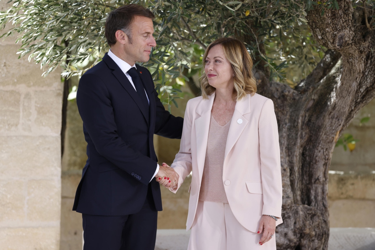 Μελόνι: «Εκδικείται» τον Μακρόν μέσω Λεπέν