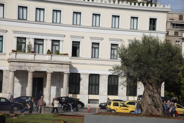 Δήμος Αθηναίων: Σε αργία οι δημοτικοί υπάλληλοι που εκβίαζαν καταστηματάρχες [vid]