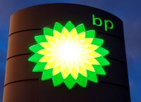 BP: Βουτιά 3% της μετοχής λόγω εκτίμησης για απώλειες 2 δισ. σε αξία