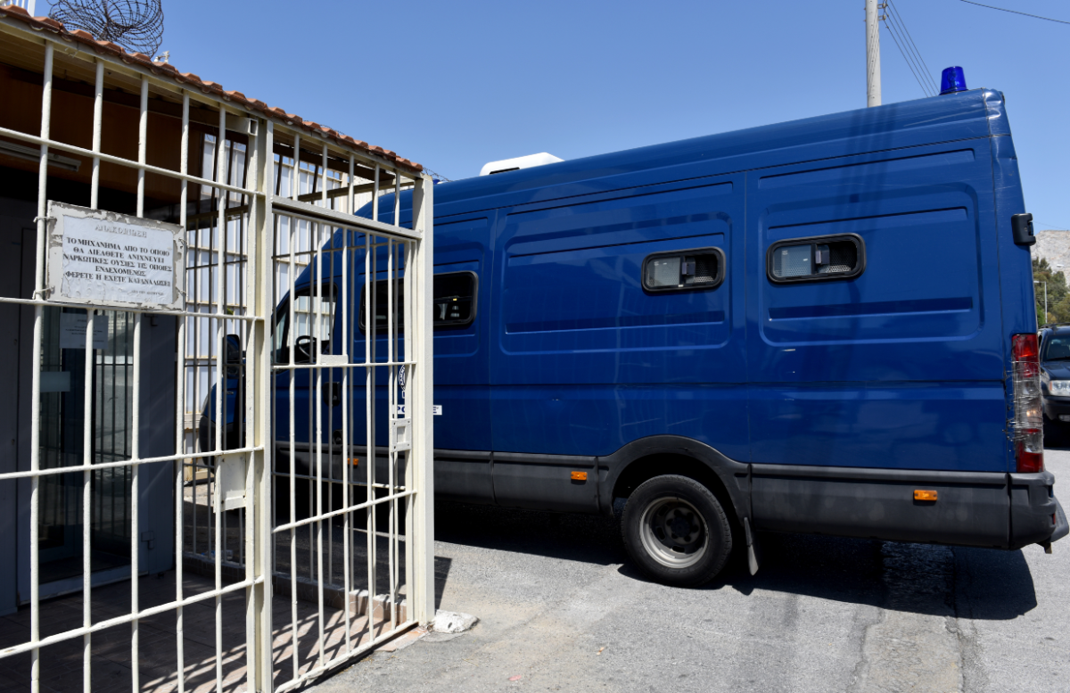 Σε διαθεσιμότητα ο αστυνομικός για συμμετοχή σε εγκληματική οργάνωση στις φυλακές Ιωαννίνων