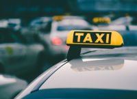 POS: Η εφορία θα λύνει τα προβλήματα με όσους δεν δέχονται κάρτες πληρωμών στα ταξί [vid]