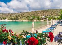 Οι ωραιότερες παραλίες στη Θάσο -Πεύκα που φτάνουν μέχρι τη θάλασσα, διάφανα νερά