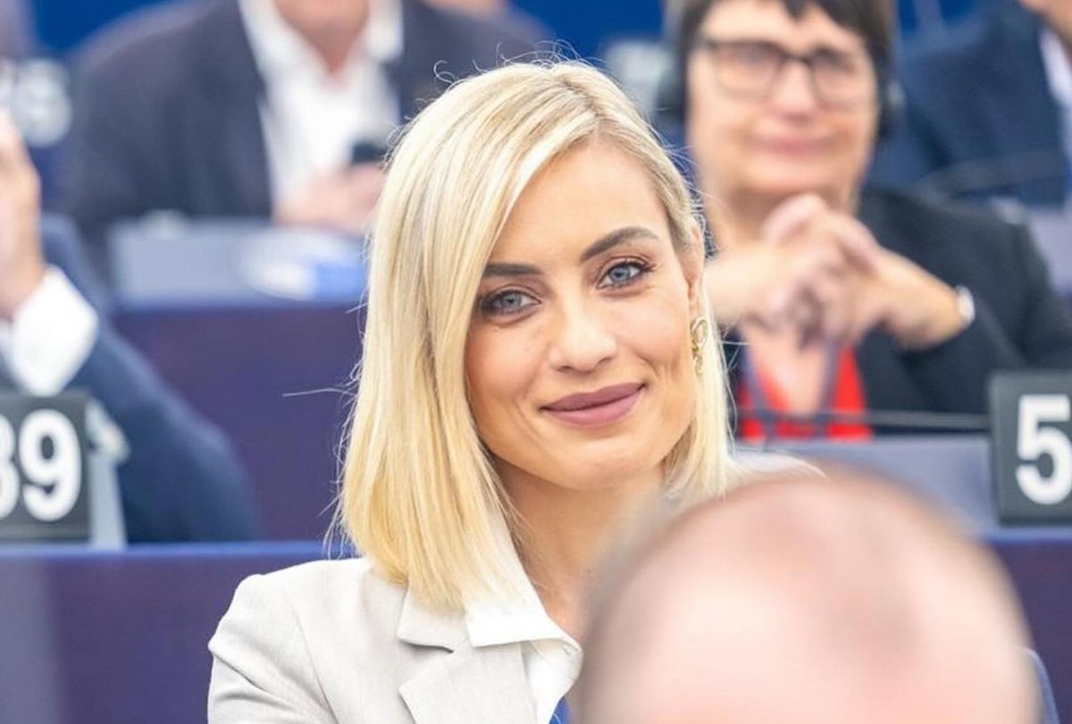 Το πρώτο μήνυμα της Ελεονώρας Μελέτη μετά την ορκωμοσία της στην Ευρωβουλή – «Έδωσα το λόγο της τιμής μου»