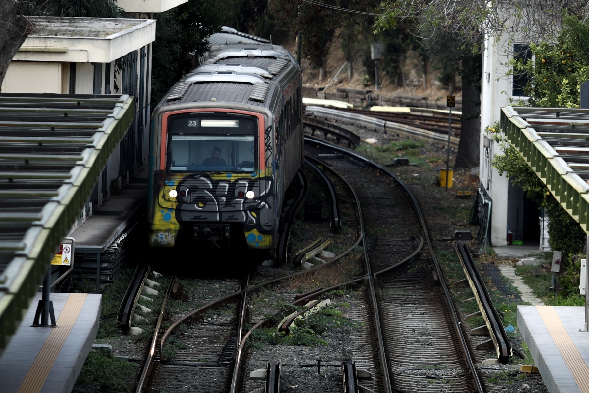 Παράσυρση επιβάτη μέχρι το τέλος της αποβάθρας στον Ηλεκτρικό