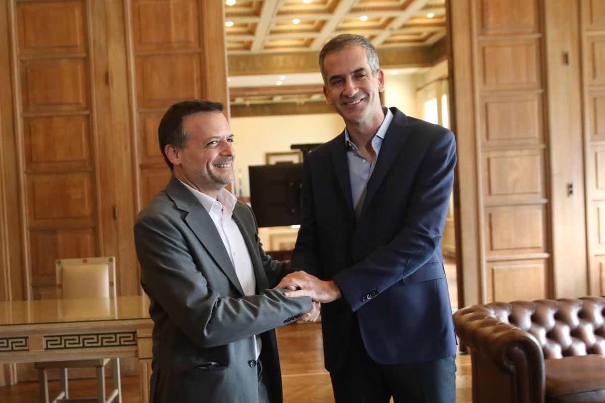 Ανάρτηση Μπακογιάννη για Δούκα: «Ή παπάς παπάς ή ζευγάς ζευγάς»
