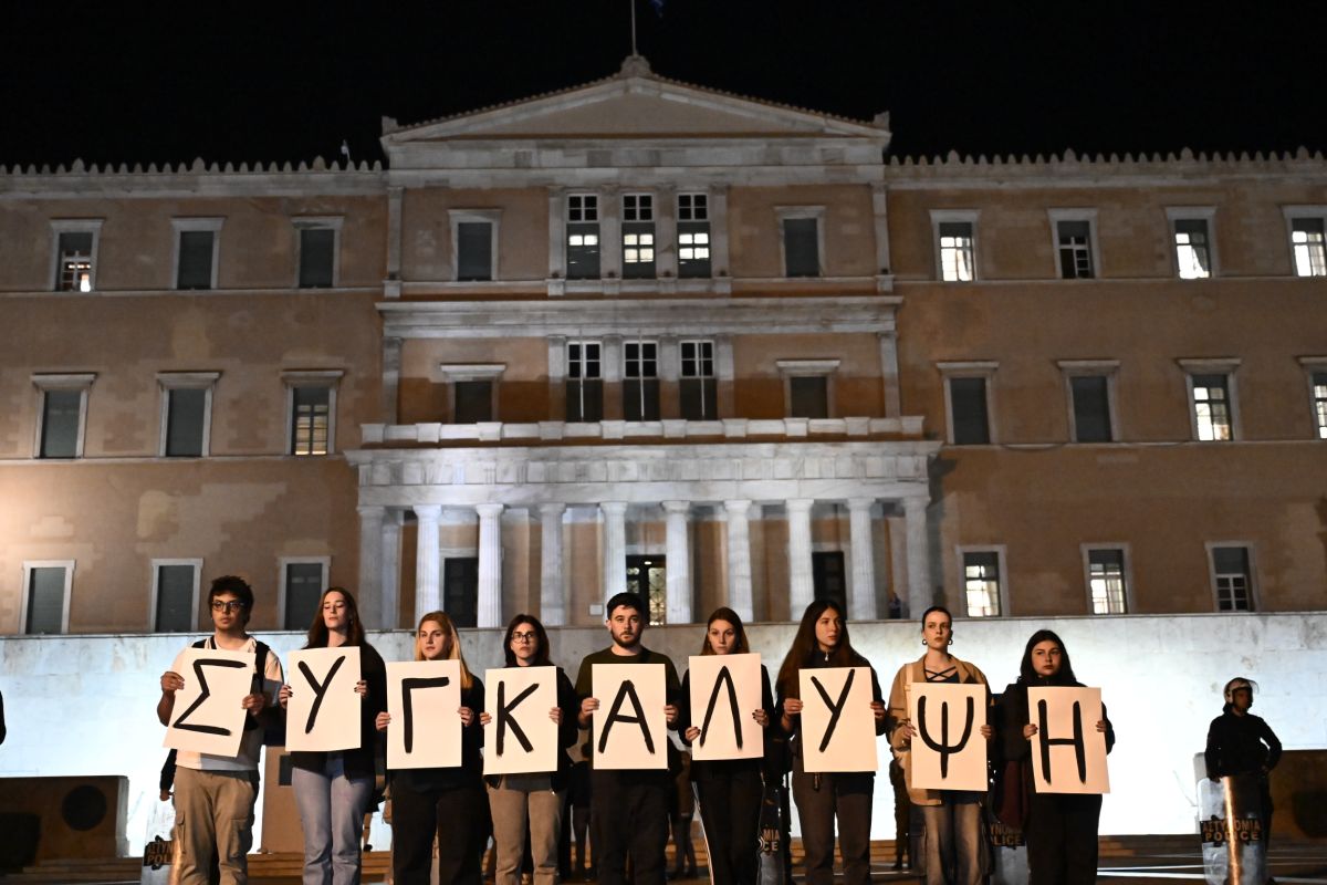 Δυστύχημα Τεμπών: Δικηγόροι οικογενειών καταθέτουν υπόμνημα στο Δικαστικό Μέγαρο Λάρισας