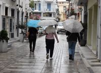 Καταιγίδες και θερμοκρασίες στα ύψη – Ο καιρός «χωρίζει» τη χώρα στα δύο – Πού θα βρέχει