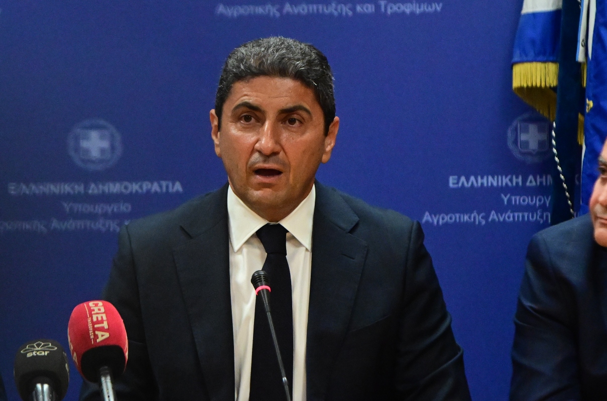 Εισαγγελική έρευνα για το επεισόδιο με πρωταγωνιστή τον Λευτέρη Αυγενάκη στο αεροδρόμιο «Ελ. Βενιζέλος»