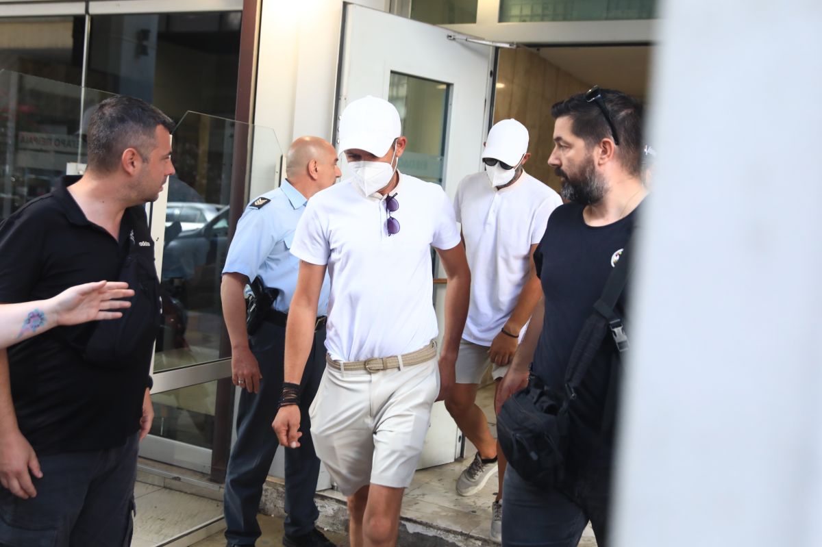 Ο καζάκος μεγιστάνας αρνείται κάθε κατηγορία για τη φωτιά στην Υδρα [vid]