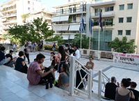 Ζακ Κωστόπουλος: Κάθειρξη πέντε ετών στον κοσμηματοπώλη και έξι ετών στον μεσίτη
