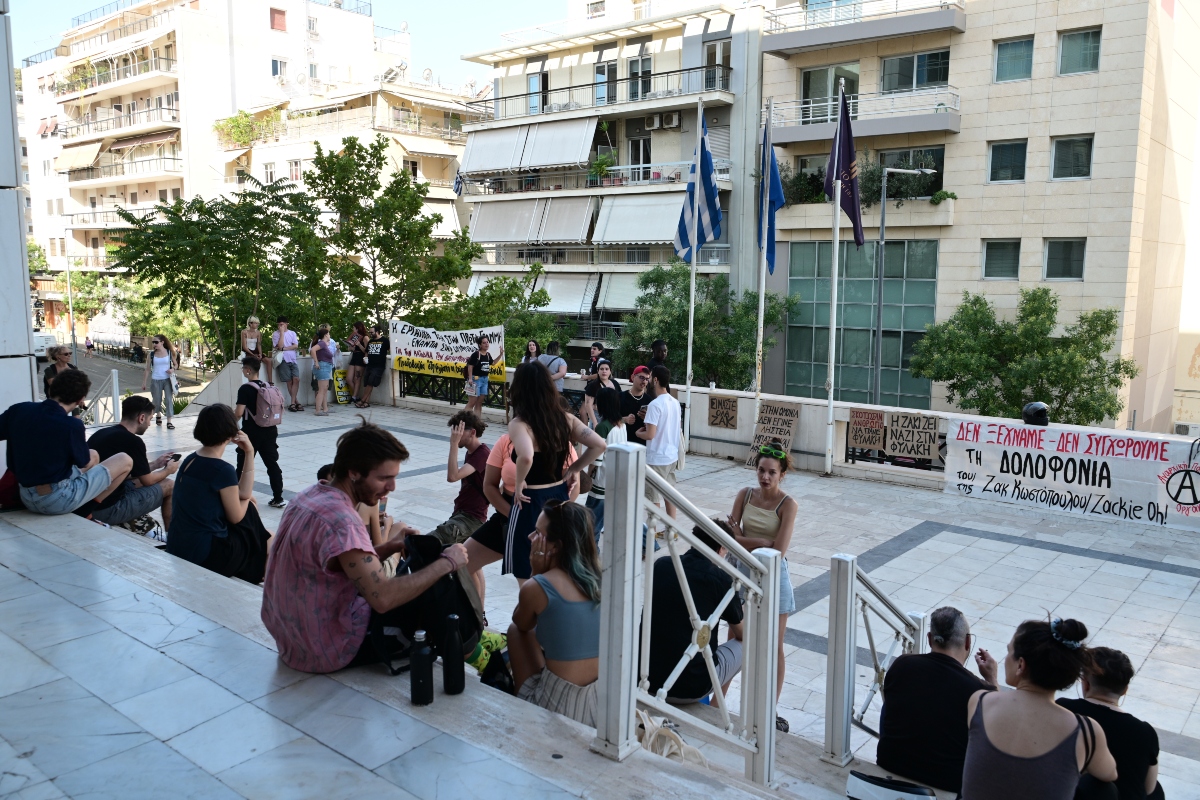 Ζακ Κωστόπουλος: Κάθειρξη πέντε ετών στον κοσμηματοπώλη και έξι ετών στον μεσίτη