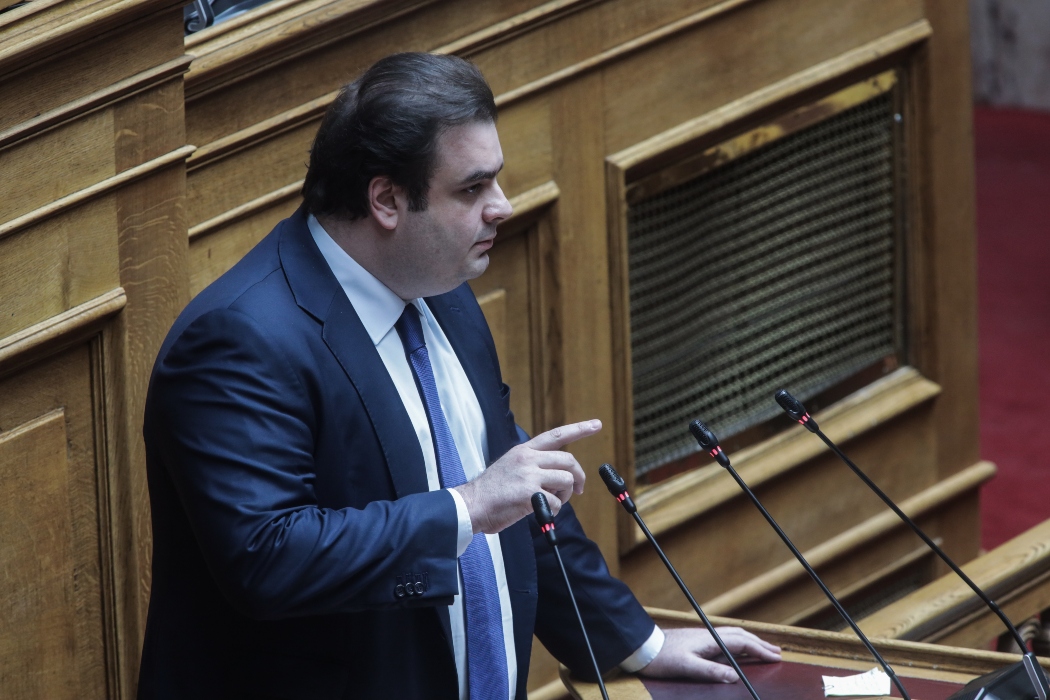 Έρχεται το πολλαπλό βιβλίο στα σχολεία – Πιερρακάκης: Θα αλλάξουν όλα τα βιβλία στη σχολική εκπαίδευση