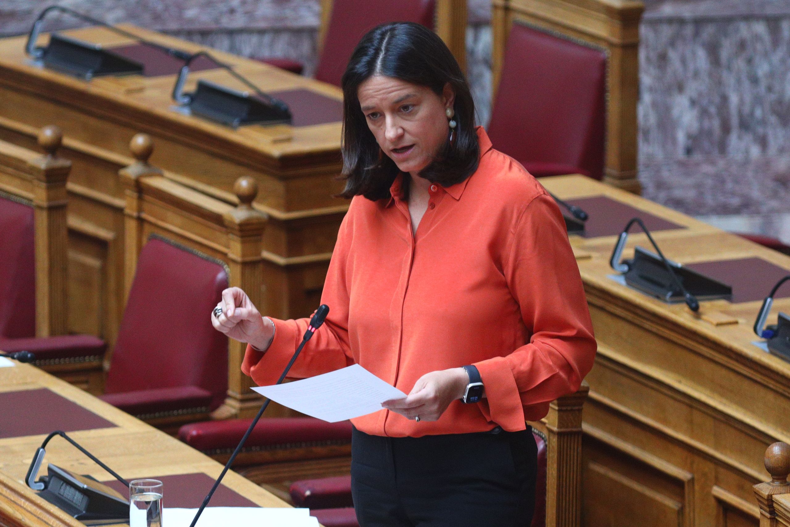 Κεραμέως: Δεν υπάρχει 6ημερη εργασία – Έκτακτη βάρδια μόνο σε συγκεκριμένες επιχειρήσεις [VID]