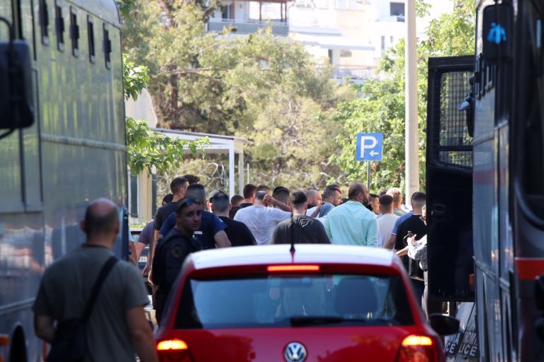 Κύκλωμα μπράβων: Προφυλακίστηκαν επτά από τους κατηγορούμενους [vid]