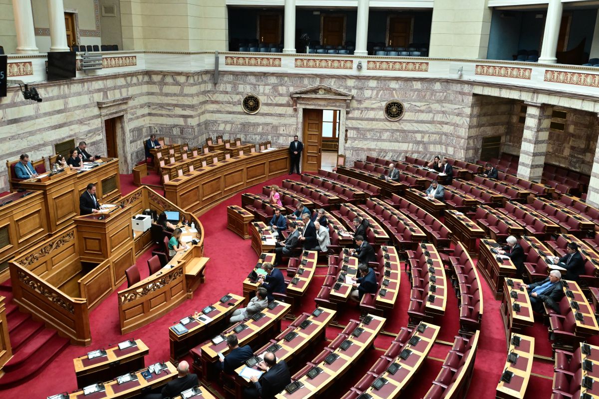 Ψηφίστηκε από τη Βουλή η ολοκλήρωση της ψυχιατρικής μεταρρύθμισης